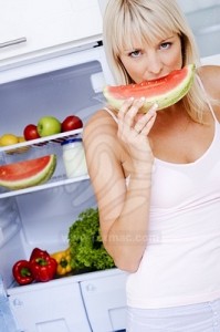 sexy-eaterwoman-in-kitchen-41